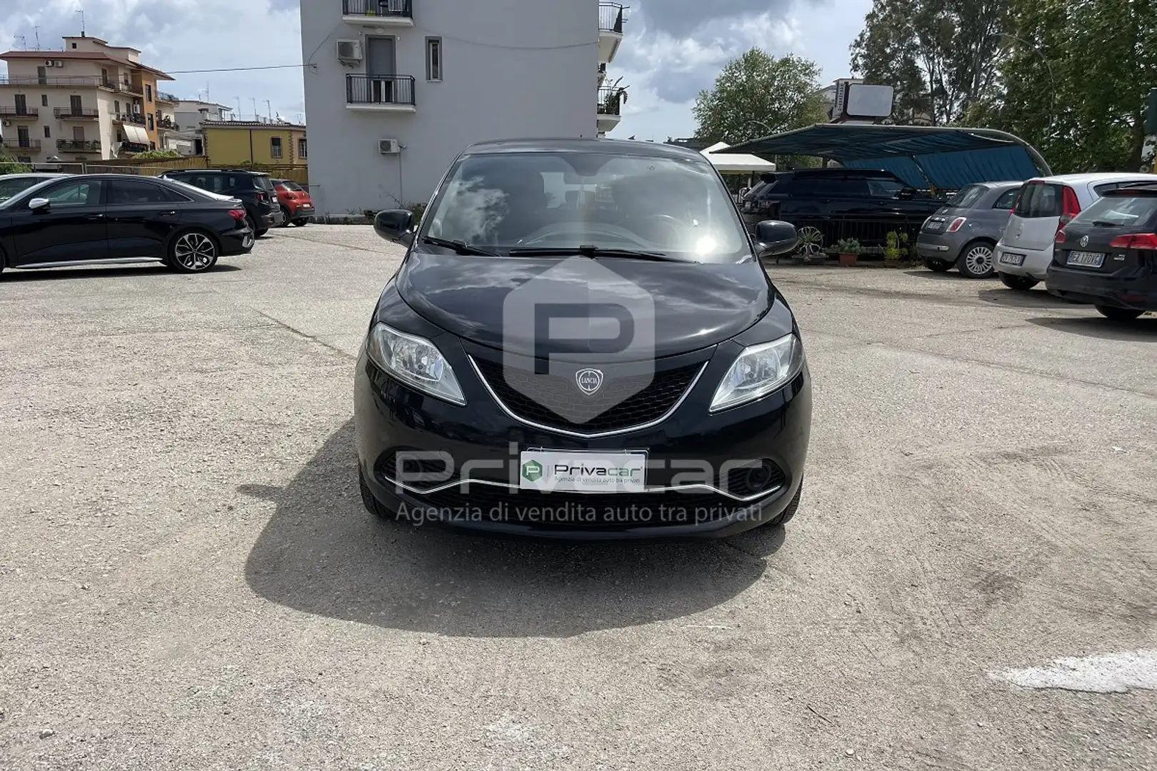 Lancia Ypsilon Ypsilon 1.3 MJT 16V 95 CV 5 porte S&S Gold Nero - 2