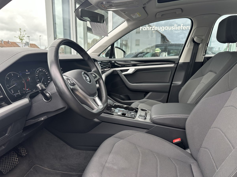 Volkswagen Touareg 3.0TDI 4-MOTION*LED*PANORAMA*STANDH.*18-ZOLL — photo 8