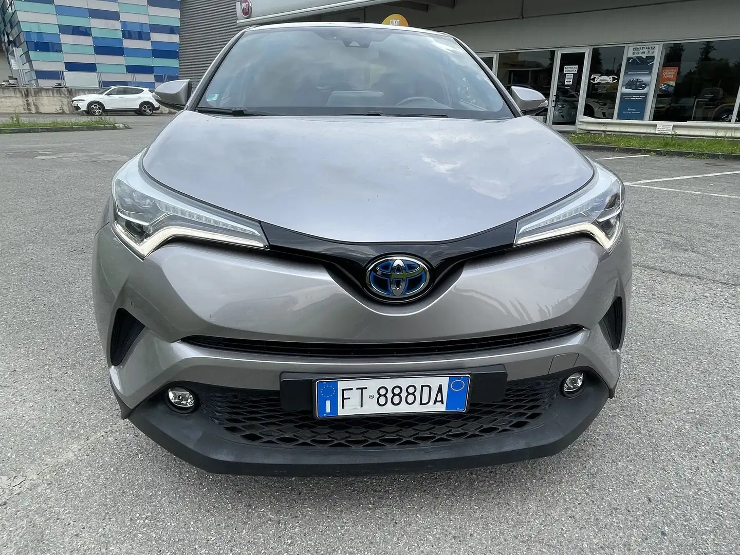 Toyota C-HR C-HR 1.8 Hybrid E-CVT Lounge Grijs - 2