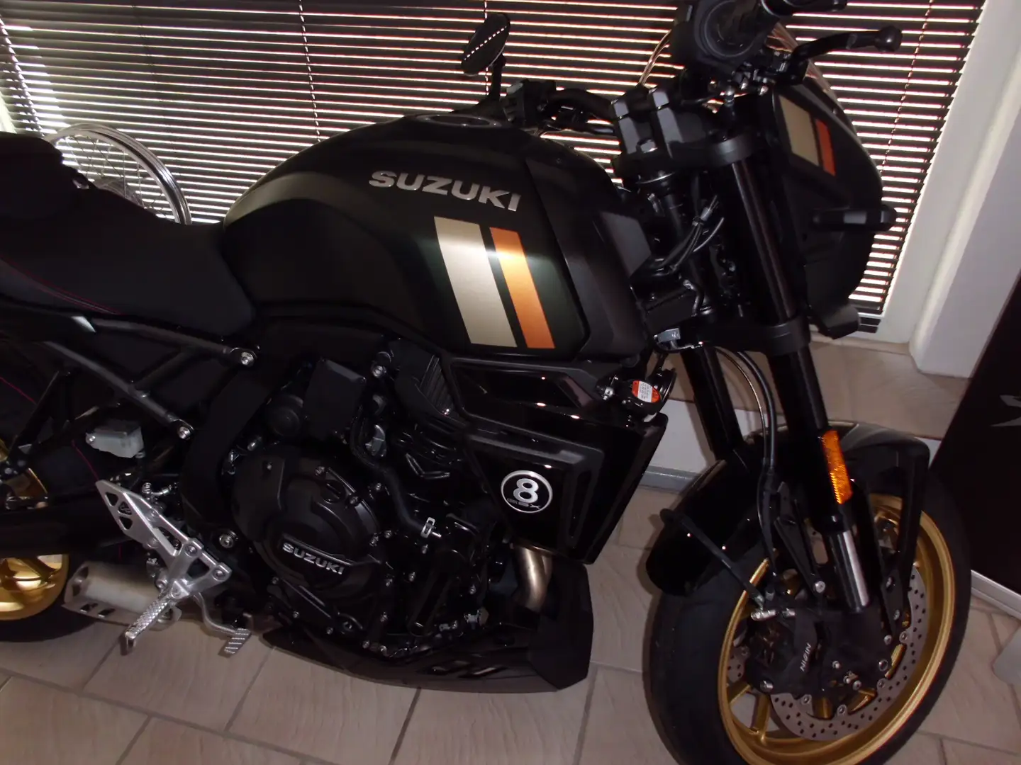 Suzuki GSX-8TT GSX8TTRQBM6 Grün - 2