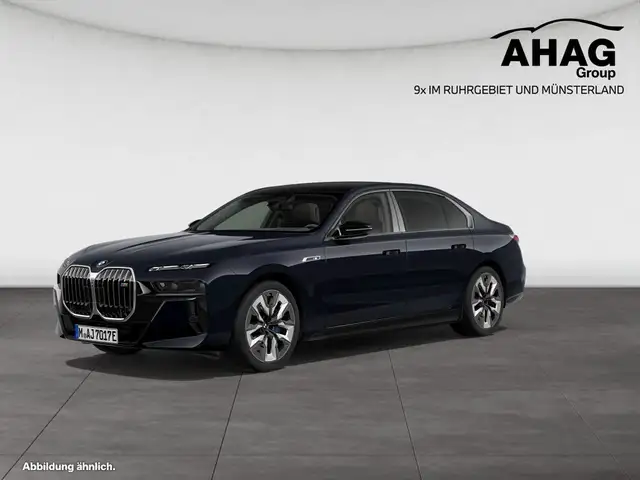BMW i7