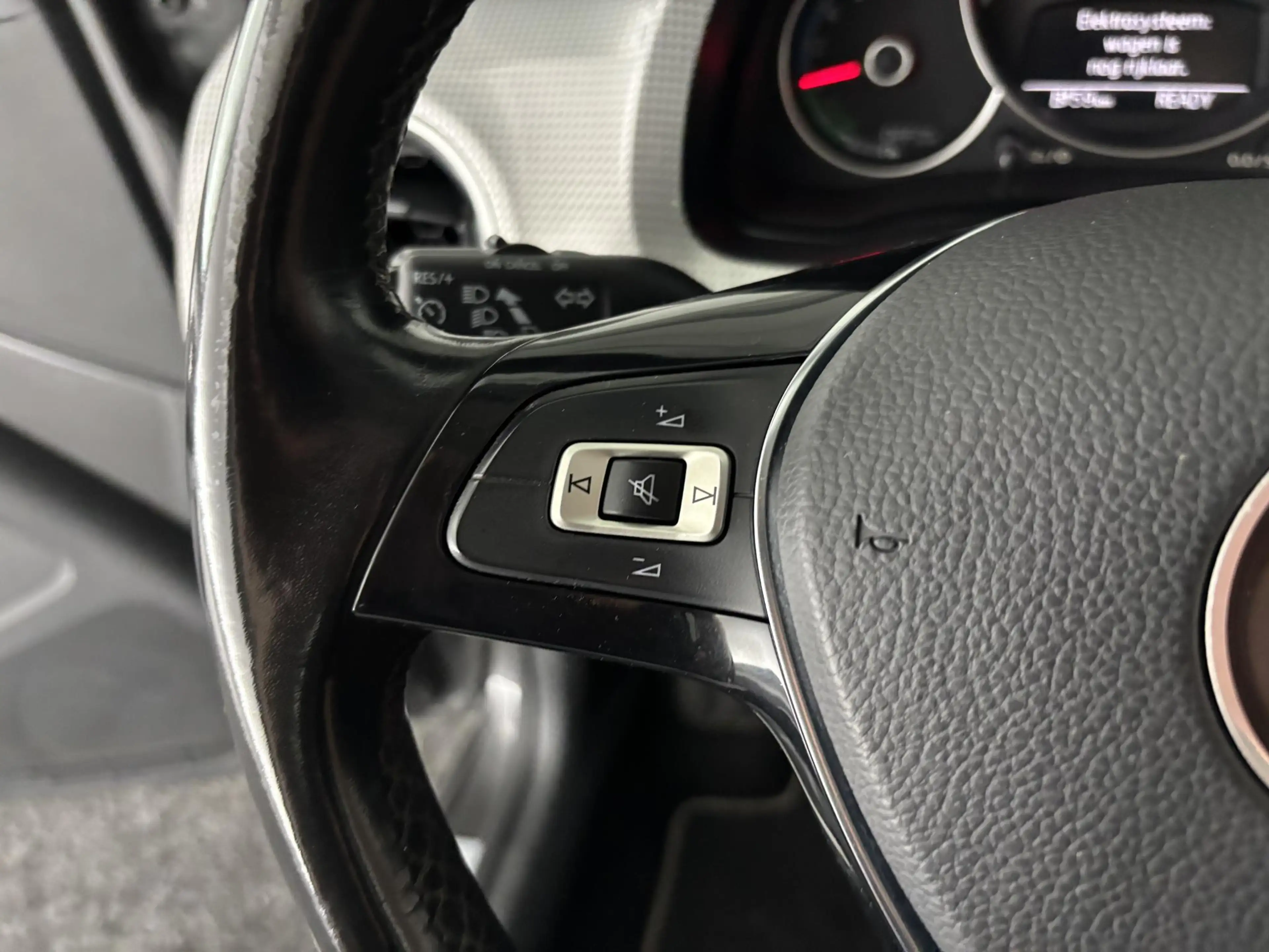 Volkswagen e-up! e-up! Style | CAMERA | CRUISE | STOELVERW. | SOH 8 — photo 14