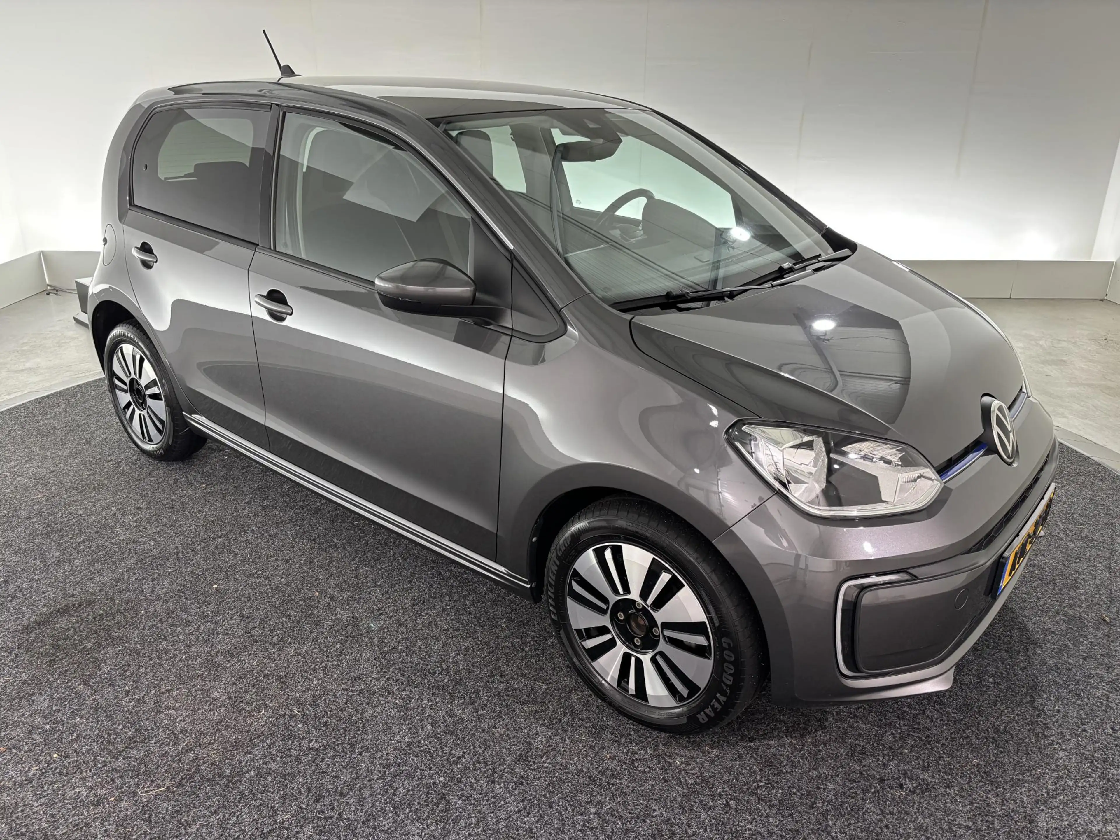 Volkswagen e-up! e-up! Style | CAMERA | CRUISE | STOELVERW. | SOH 8 — photo 19