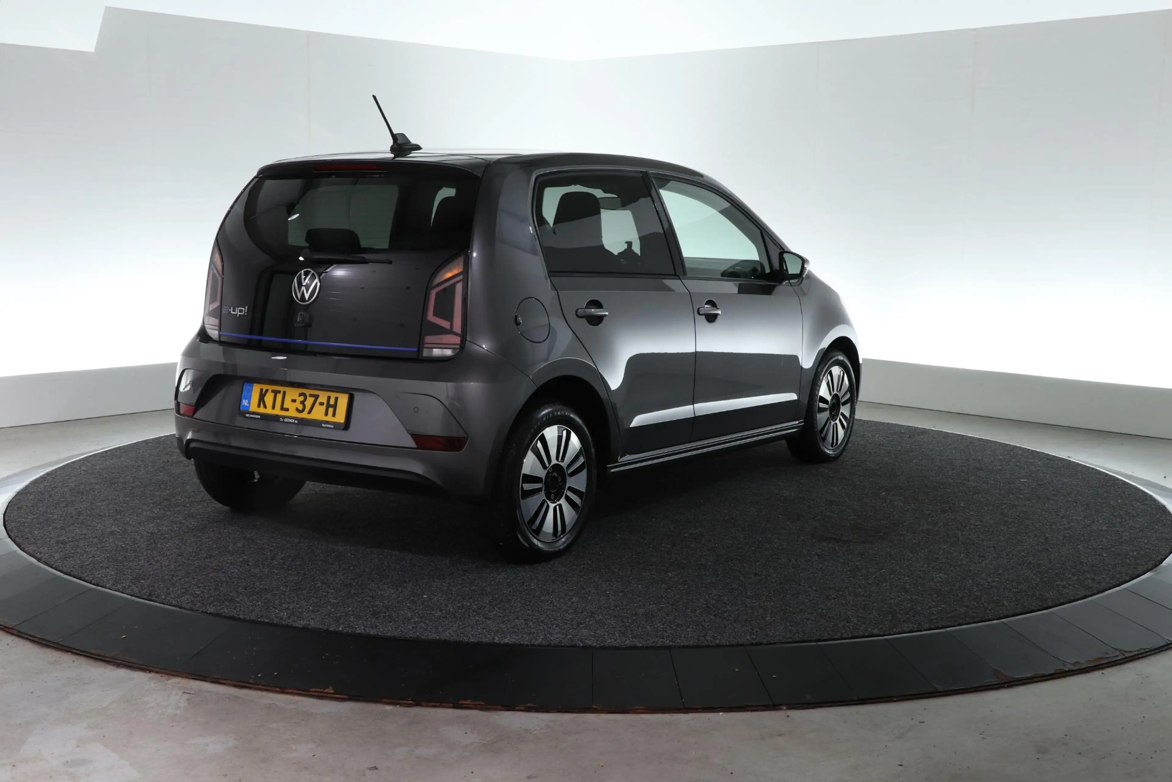 Volkswagen e-up! e-up! Style | CAMERA | CRUISE | STOELVERW. | SOH 8 — photo 2