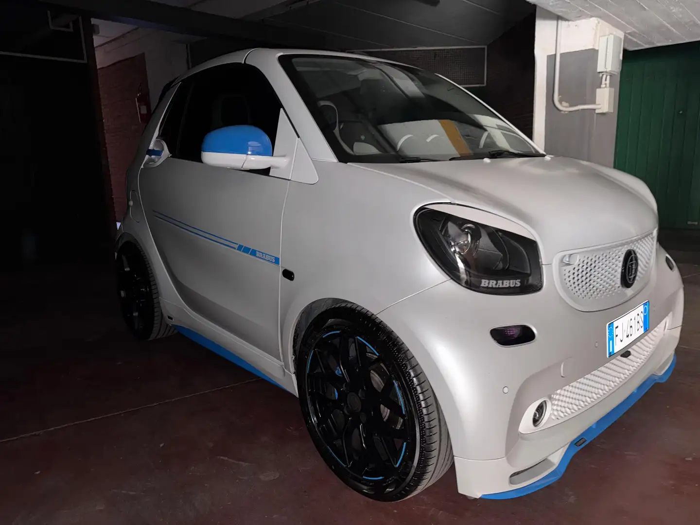 smart forTwo Cabrio 0.9 t Brabus Edition 90cv twinamic Bianco - 2