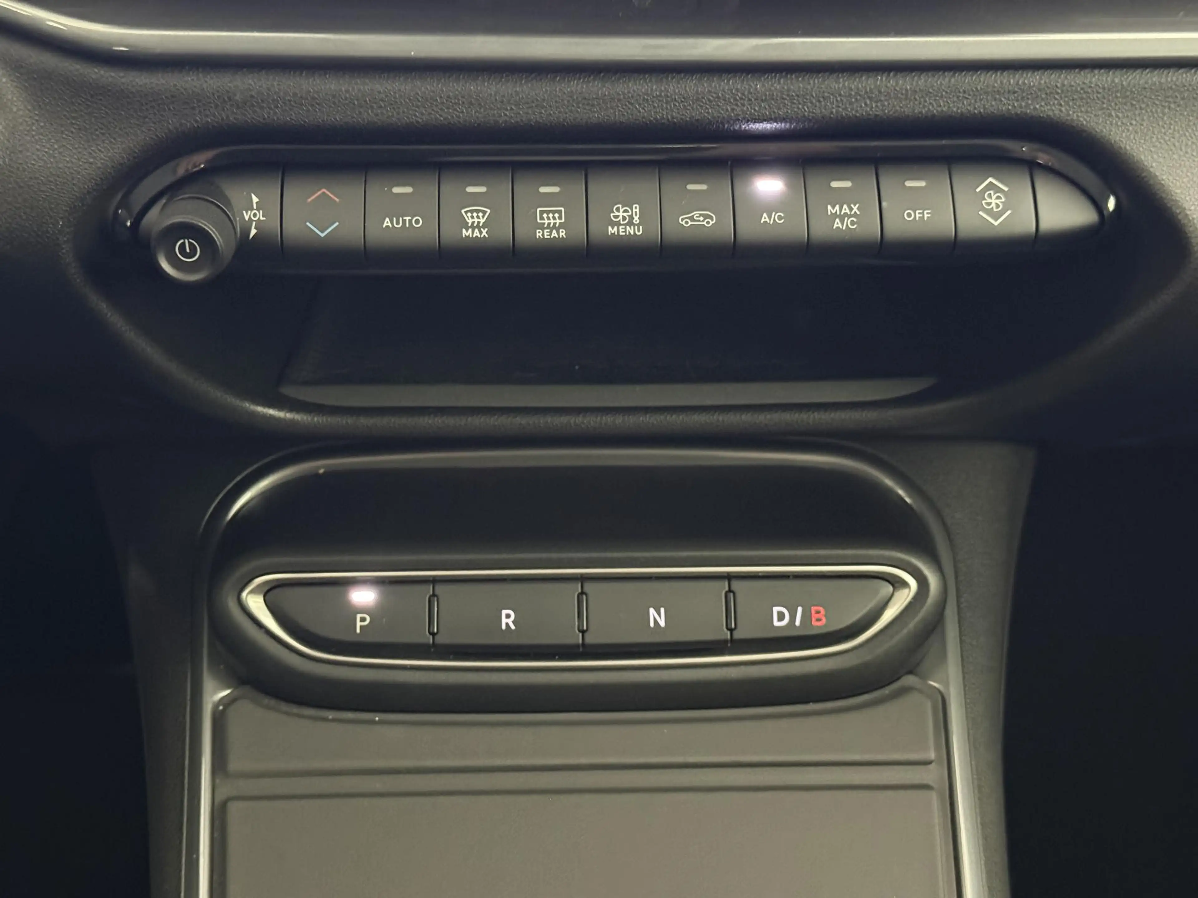 Fiat 600e La Prima 54 kWh | Apple-Android | Stoelmassage | W — photo 20