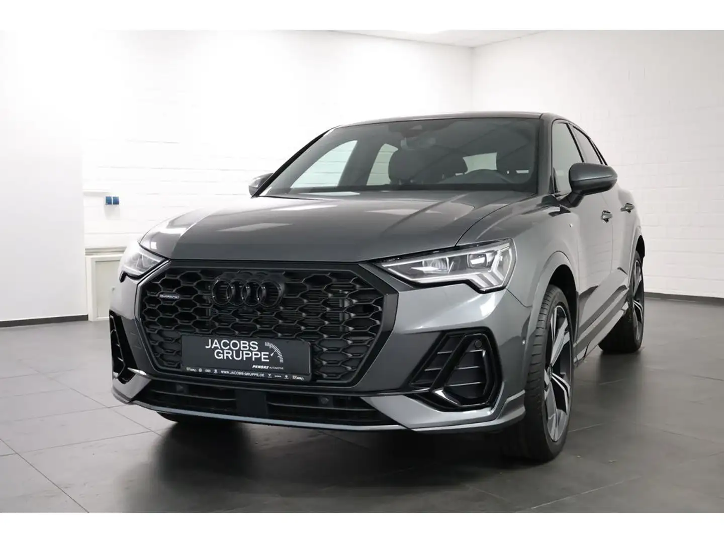 Audi Q3 Sportback 40 TFSI quattro S line S tronic, Grau - 2