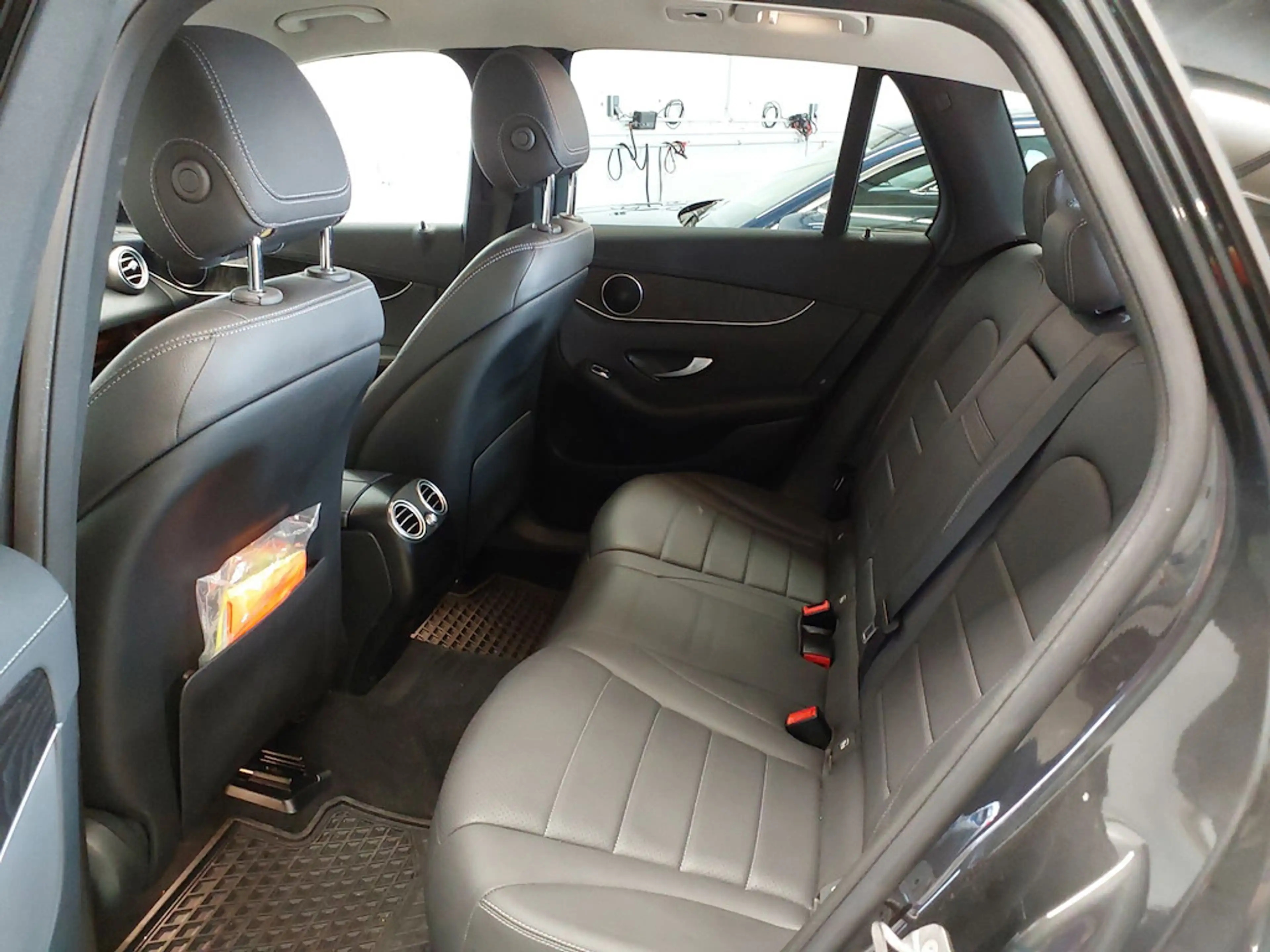 Mercedes-Benz GLC 300 300e 4MATIC Led sfeer Amg Velgen — photo 11