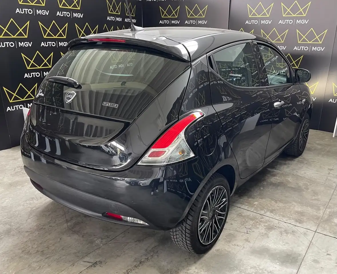 Lancia Ypsilon — photo 4 sur 15