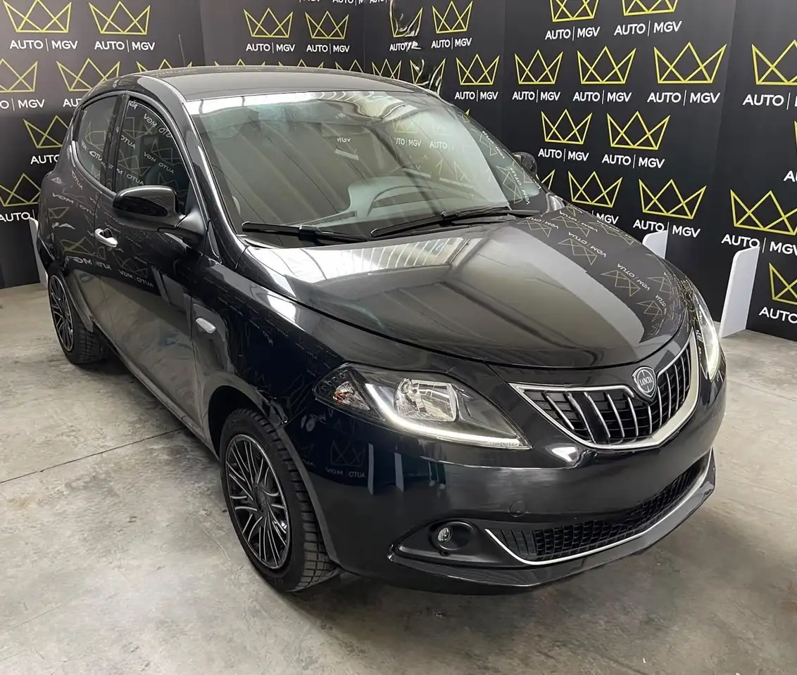 Lancia Ypsilon — photo 3 sur 15