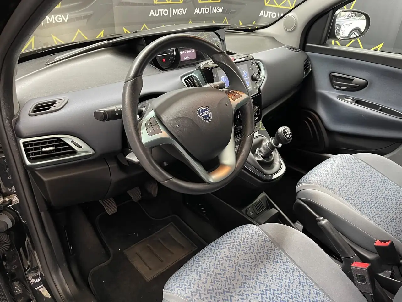 Lancia Ypsilon — photo 7 sur 15