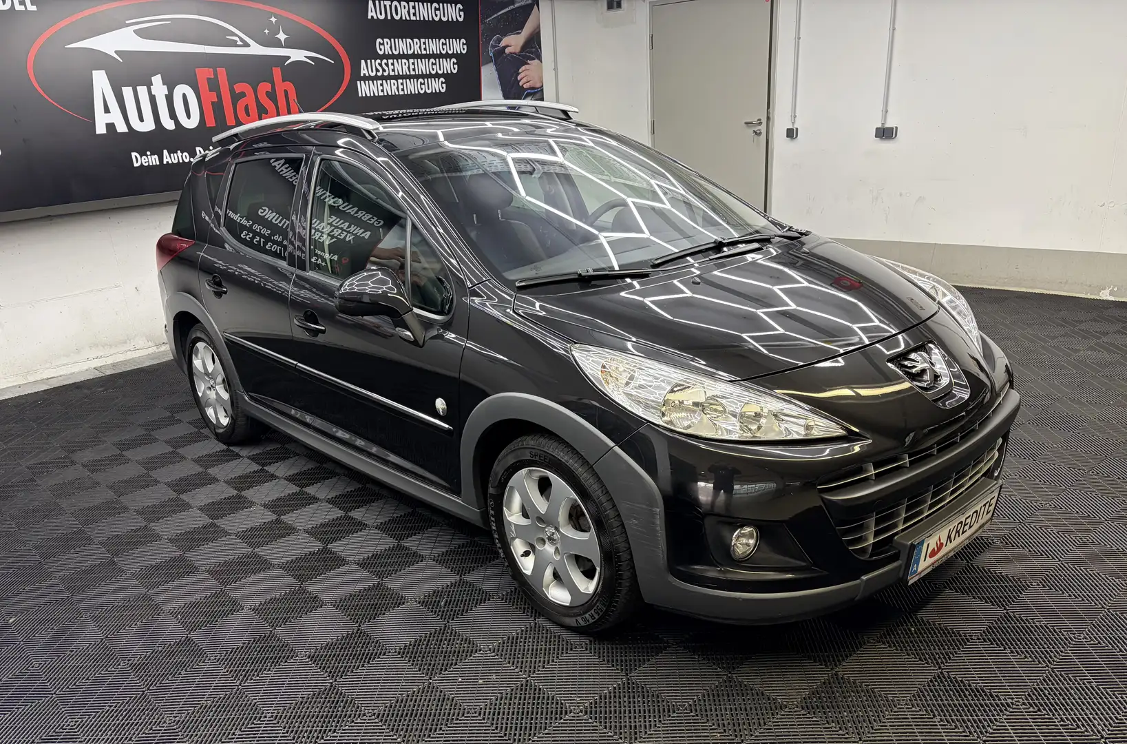 Peugeot 207 Escapade Schwarz - 2