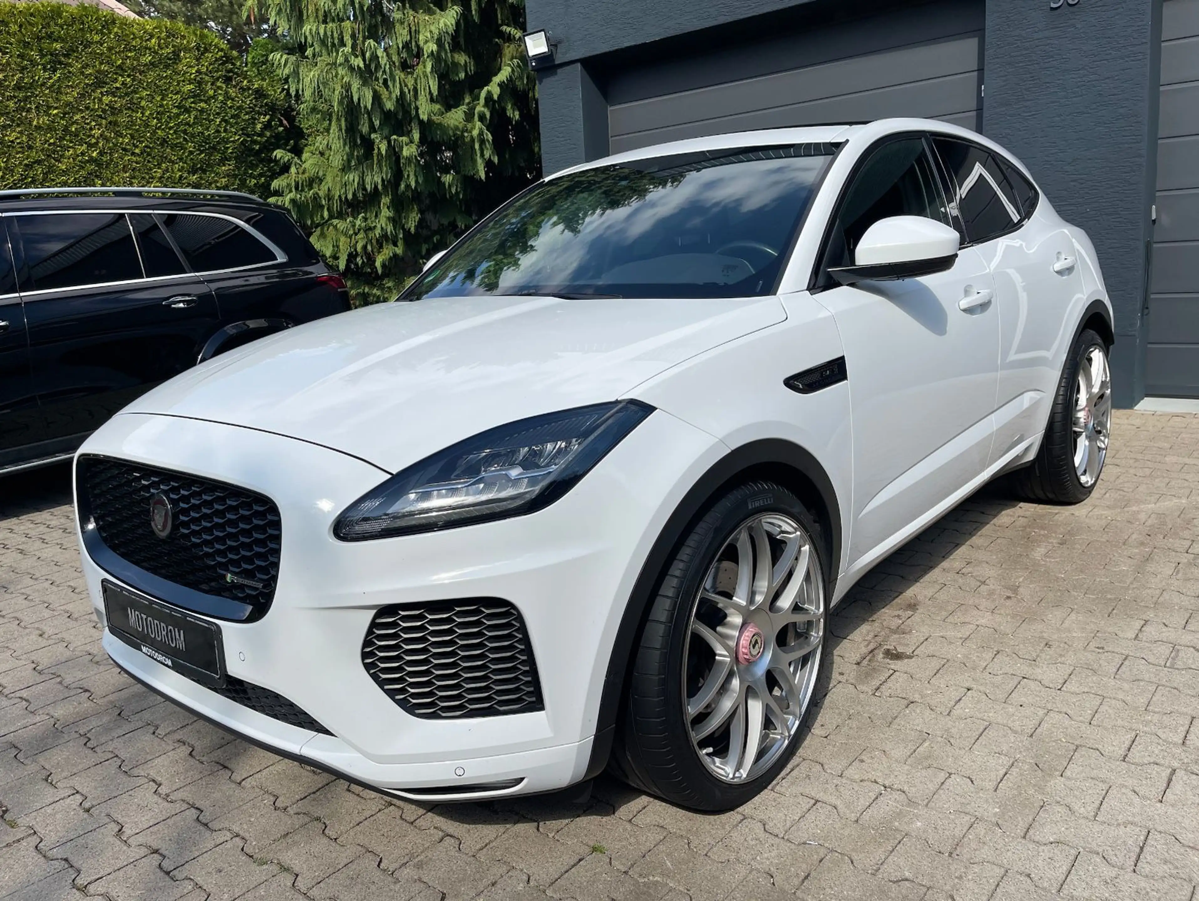 Jaguar E-Pace E-PACE R-Dynamic AWD VOLL 22ZOLL — photo 2
