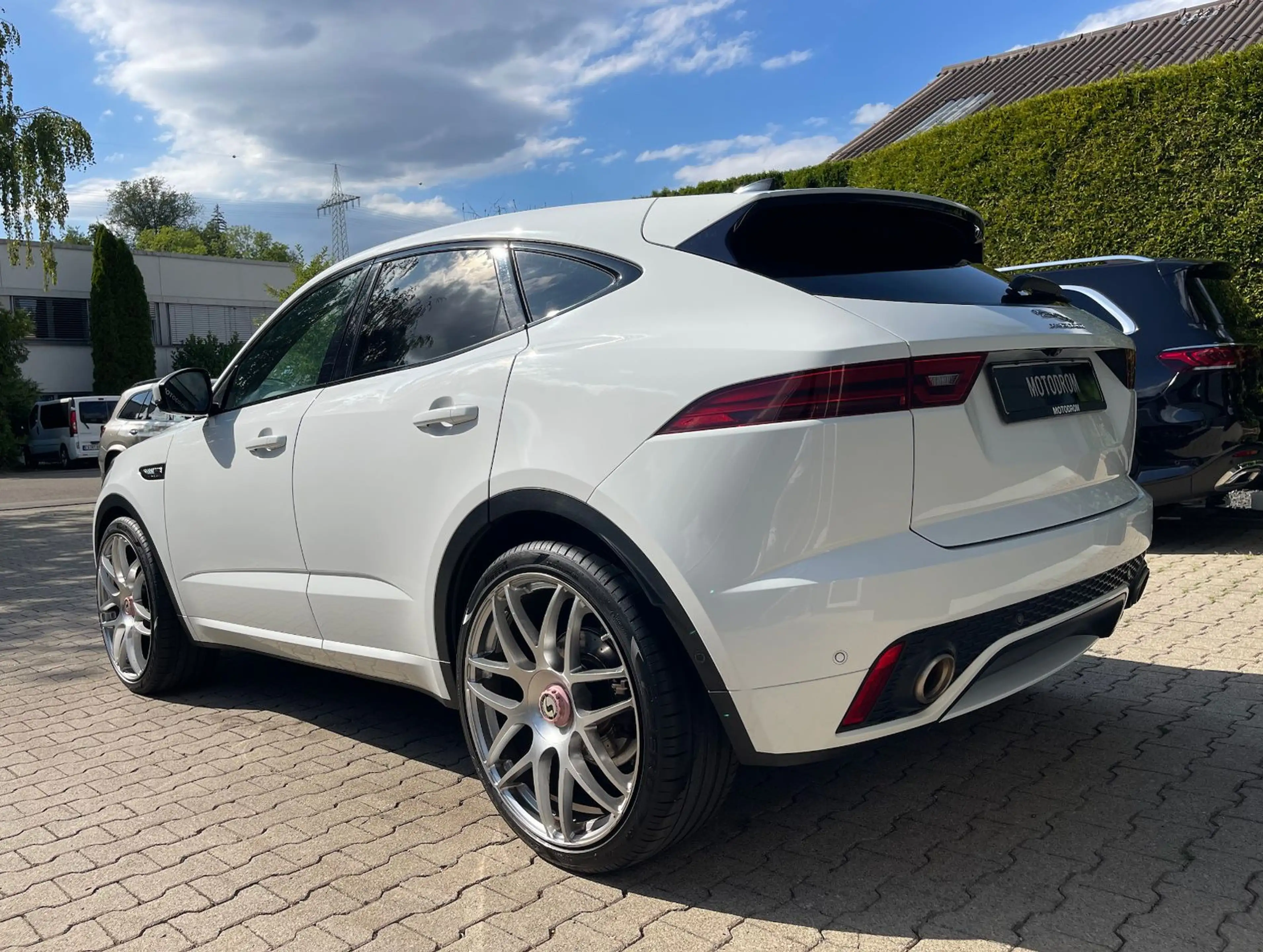 Jaguar E-Pace E-PACE R-Dynamic AWD VOLL 22ZOLL — photo 9