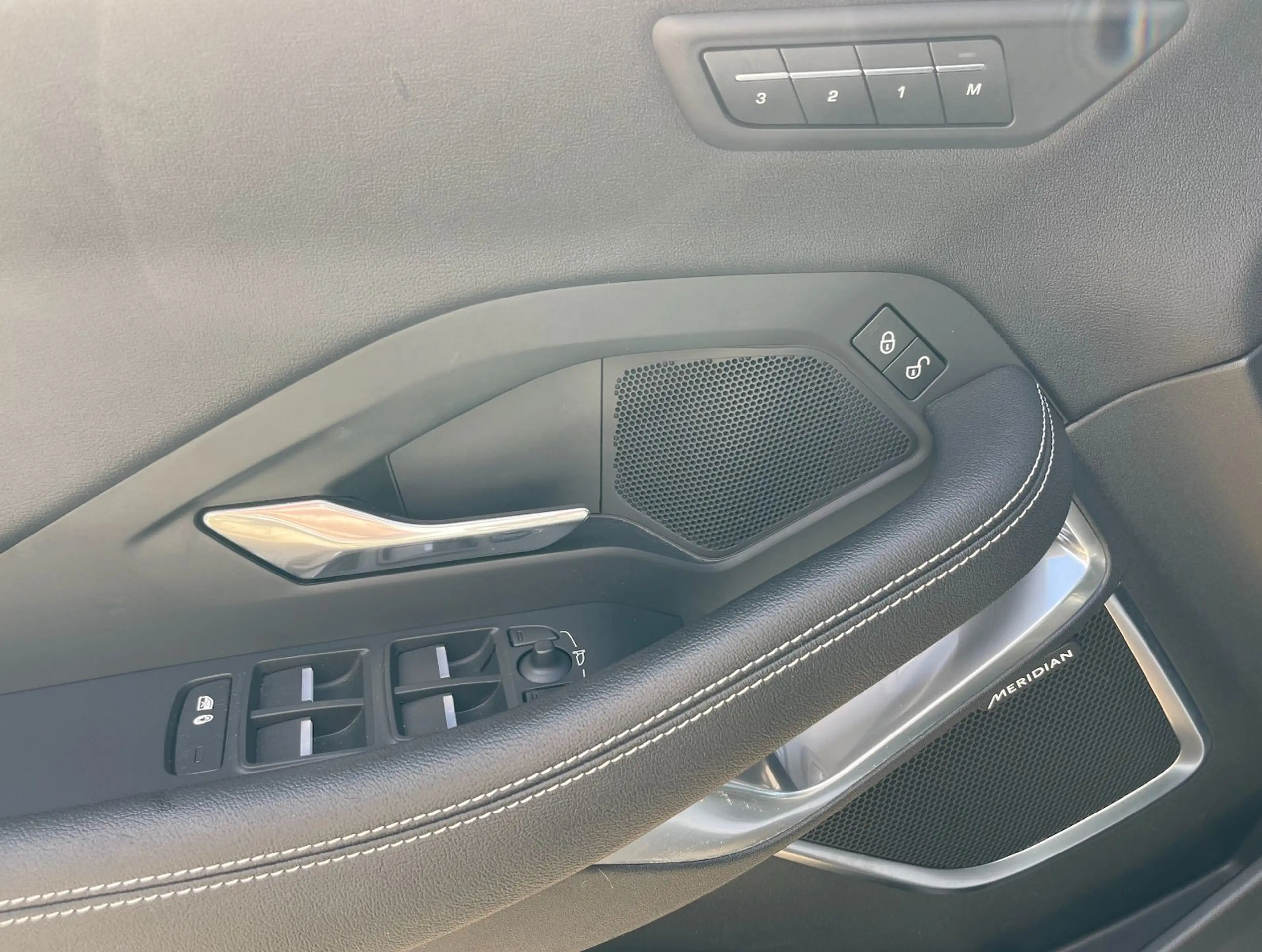 Jaguar E-Pace E-PACE R-Dynamic AWD VOLL 22ZOLL — photo 15