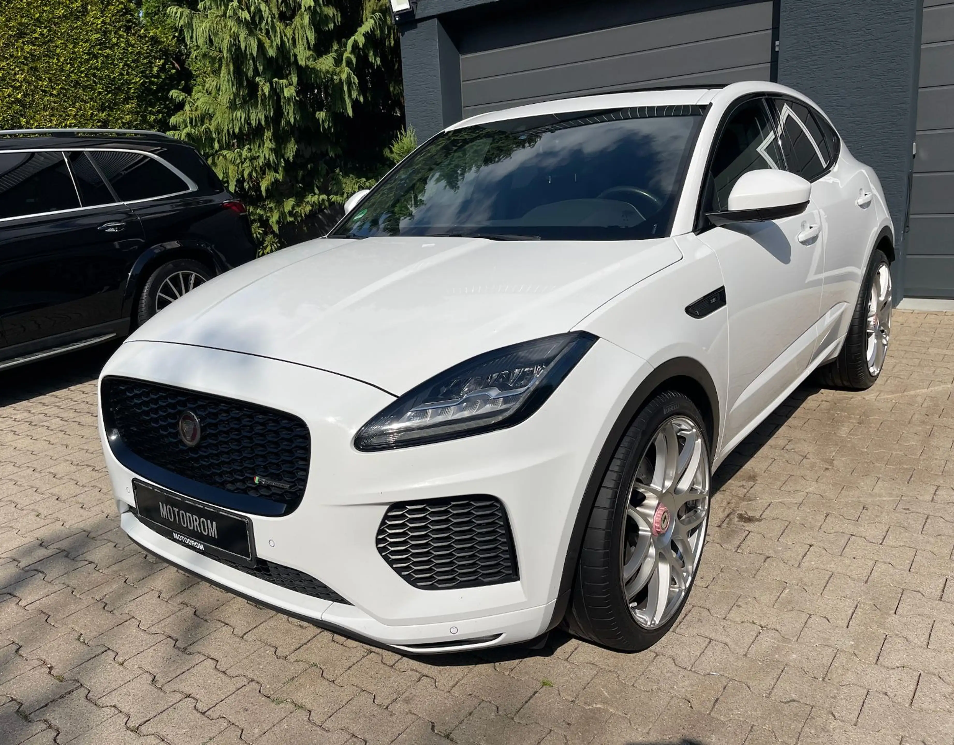 Jaguar E-Pace E-PACE R-Dynamic AWD VOLL 22ZOLL — photo 4