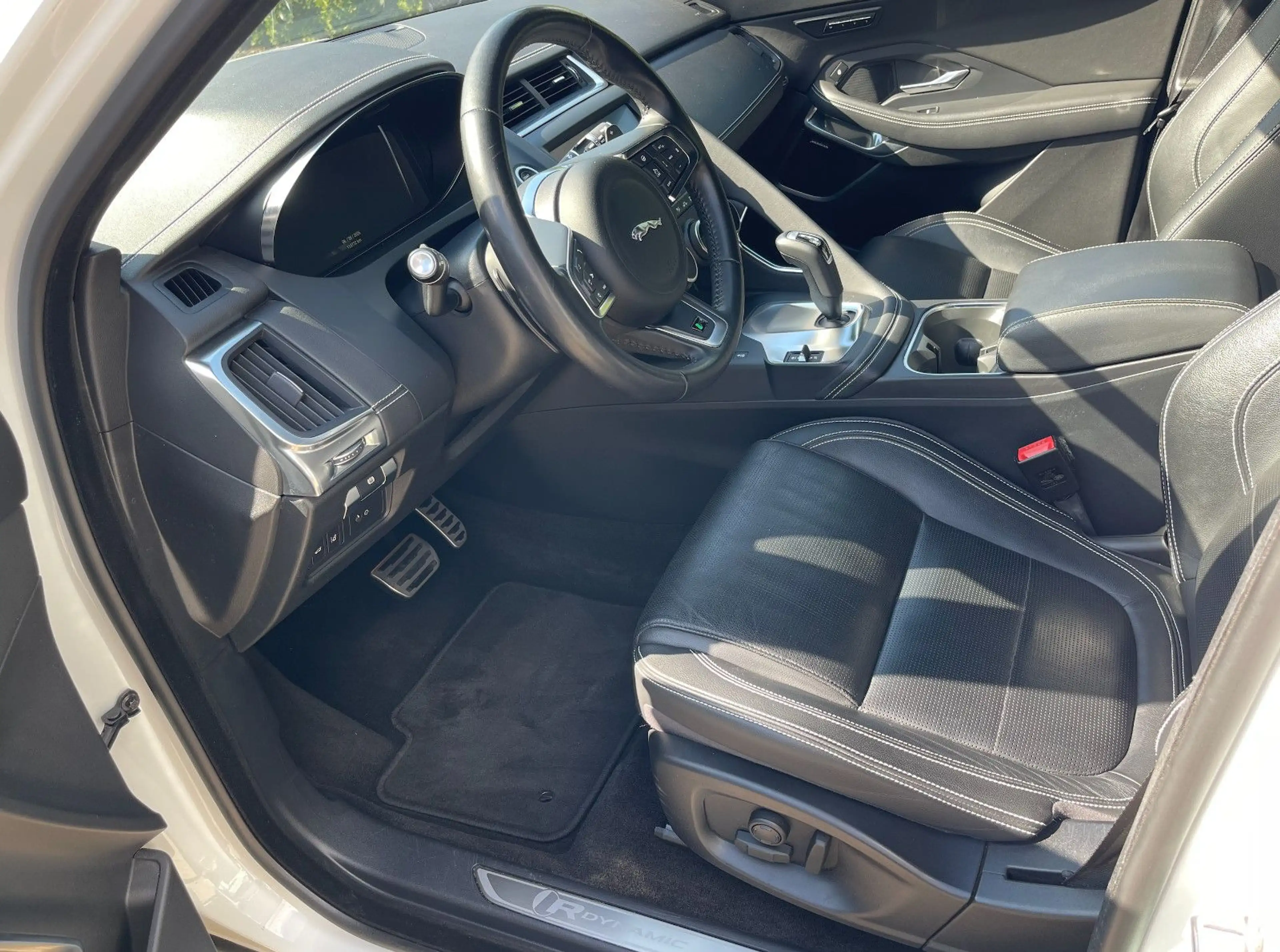 Jaguar E-Pace E-PACE R-Dynamic AWD VOLL 22ZOLL — photo 13