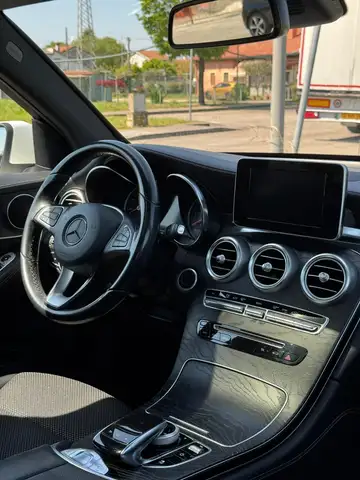Mercedes-Benz GLC view 8
