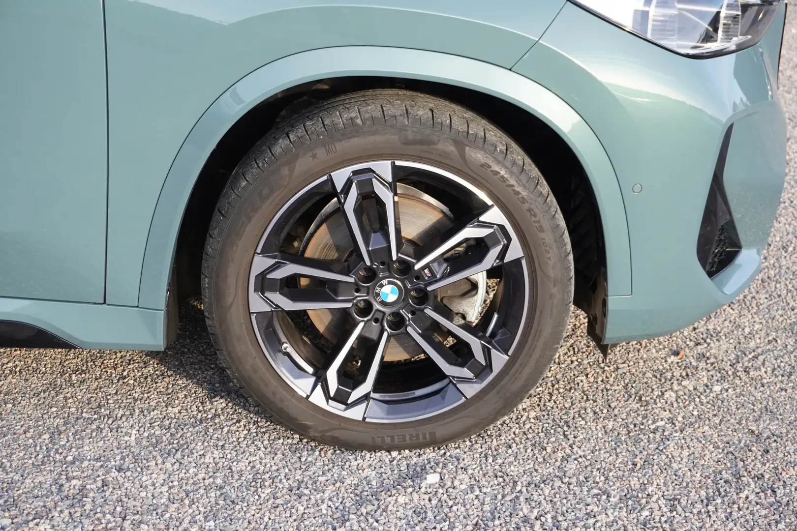 BMW X1 xDrive23i M Sport AHK eSitz 19" DrivingAssistant S Grün - 2