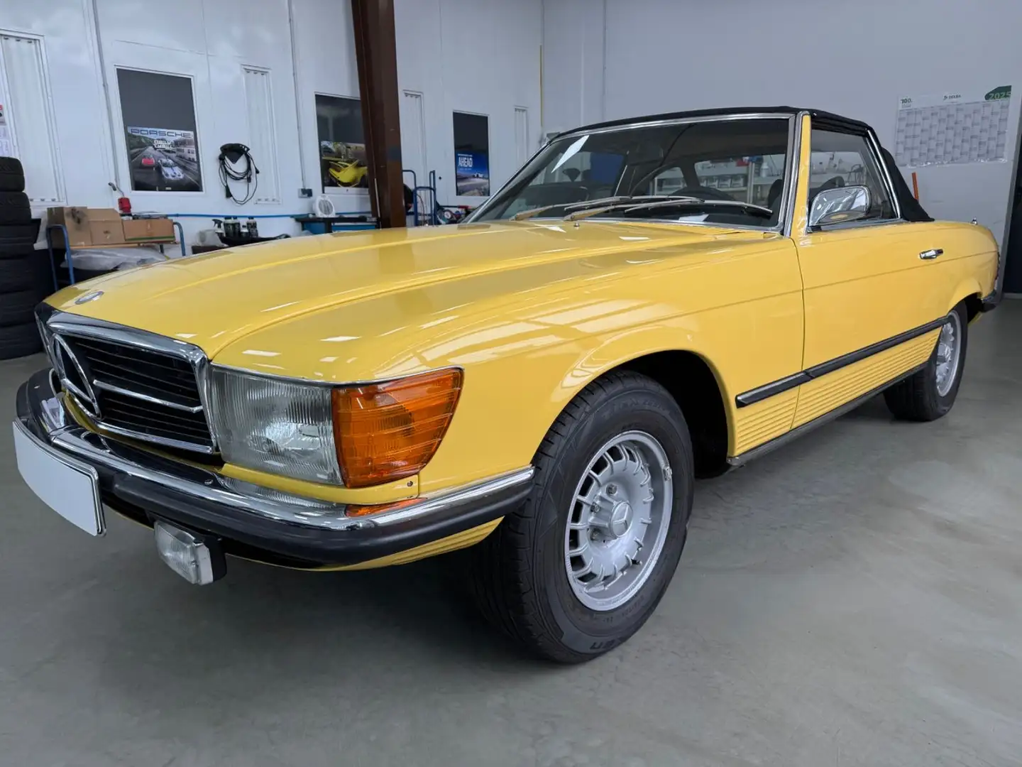 Mercedes-Benz SL 280 Cabrio / Hardtop / W107 / Deutsches Fzg. Yellow - 2