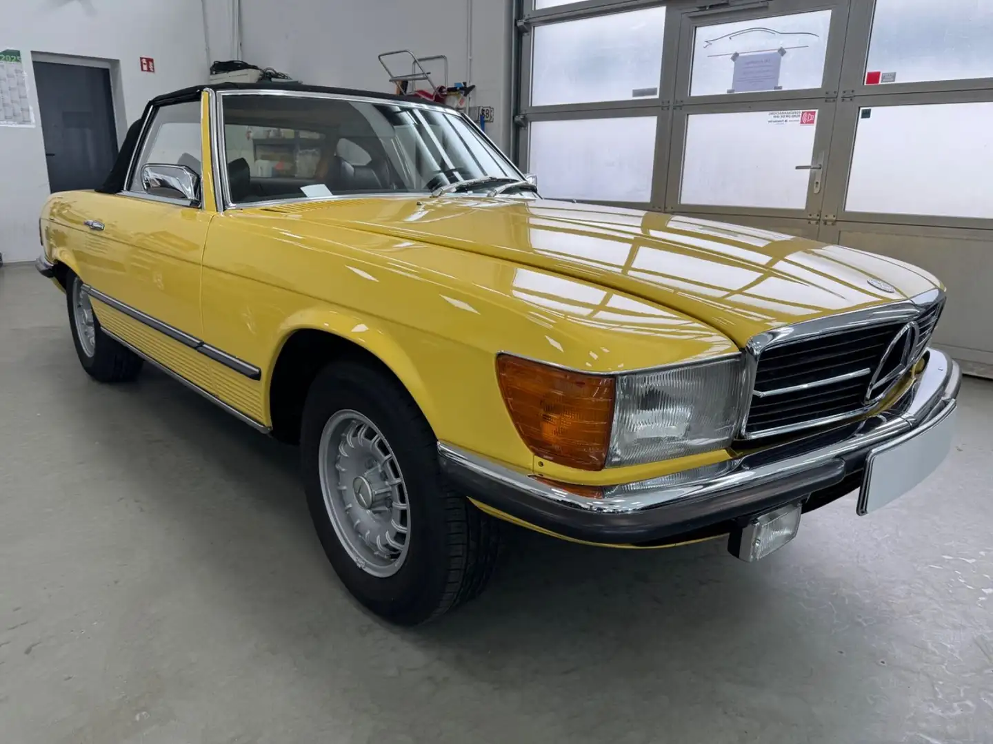 Mercedes-Benz SL 280 Cabrio / Hardtop / W107 / Deutsches Fzg. Yellow - 1