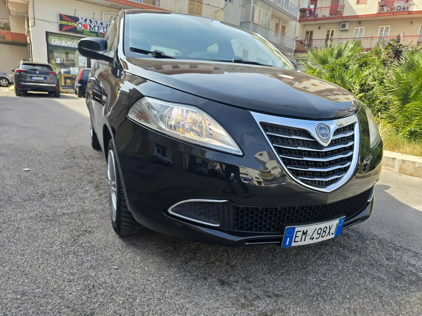 Lancia Ypsilon 1.2 69 CV 5 porte S&S Platinum Negro - 2