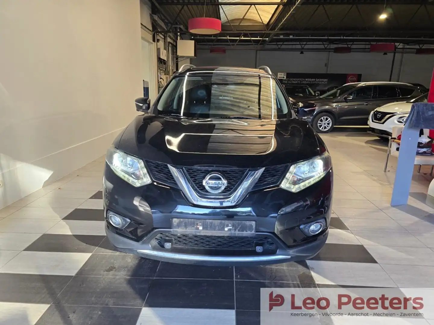 Nissan X-Trail NISSAN X-TRAIL 1.6 Benzine//Tekna//full option Zwart - 2