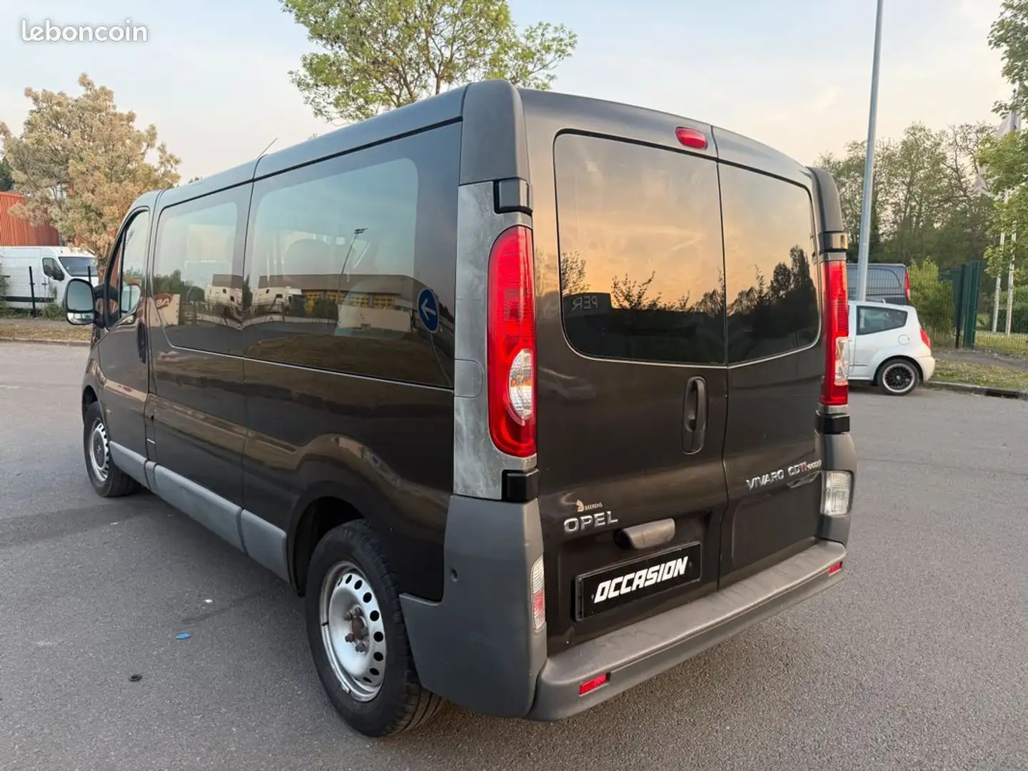 Opel Vivaro 2.0 cdti 115cv 9places Rallongè L2H1 Clim-107000Km Noir - 2