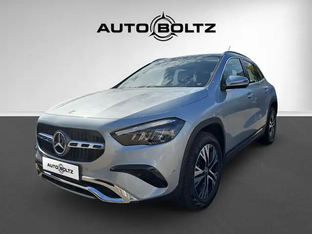 Mercedes-Benz GLA 200 Progressive Pano Winter P. Kamera