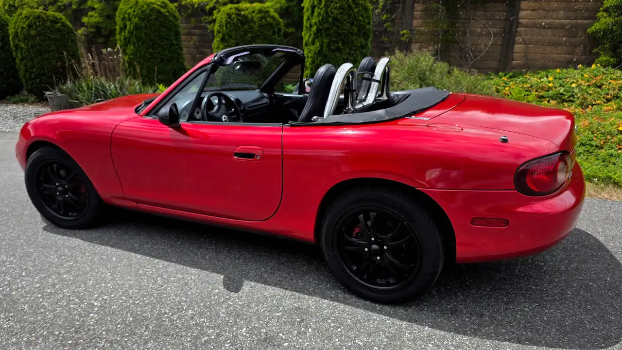 Mazda MX-5 Miata снимка Mazda MX-5 Miata
