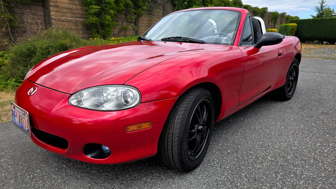Mazda MX-5 Miata снимка Mazda MX-5 Miata