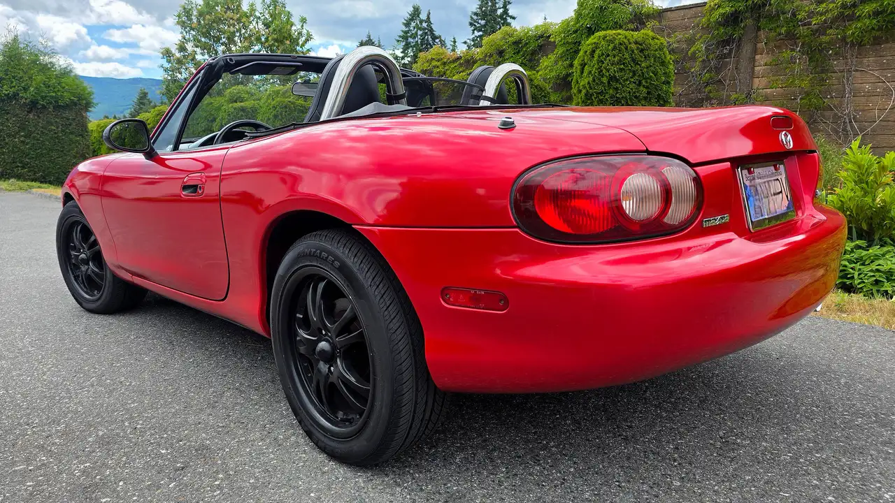 Mazda MX-5 Miata снимка Mazda MX-5 Miata
