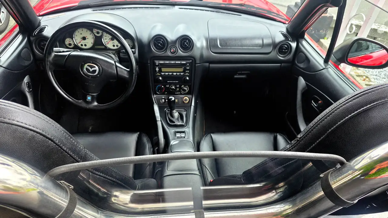 Mazda MX-5 Miata снимка Mazda MX-5 Miata
