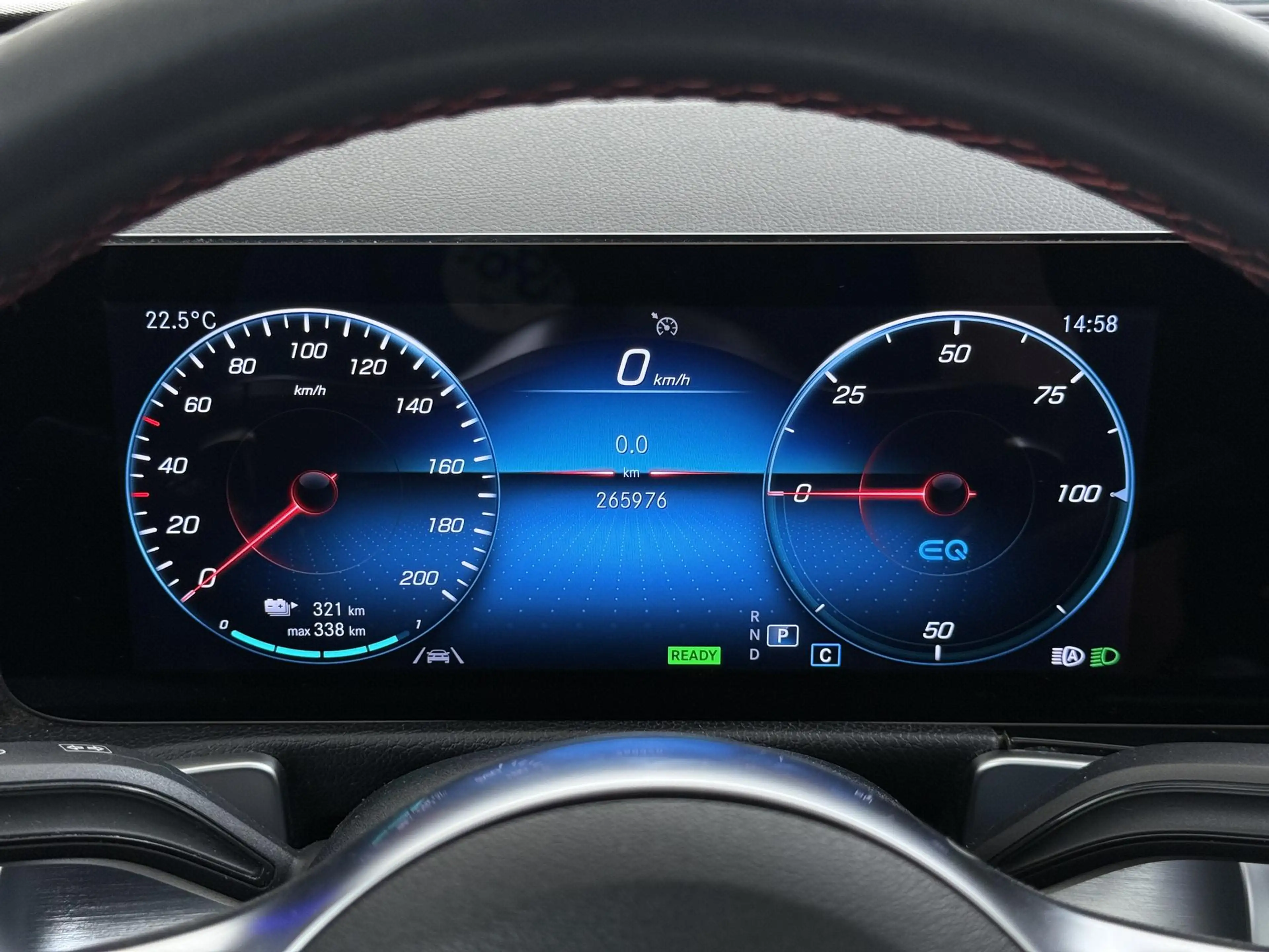 Mercedes-Benz EQB 250 AMG Line 67 kWh AMG Styling Panoramadak — photo 9
