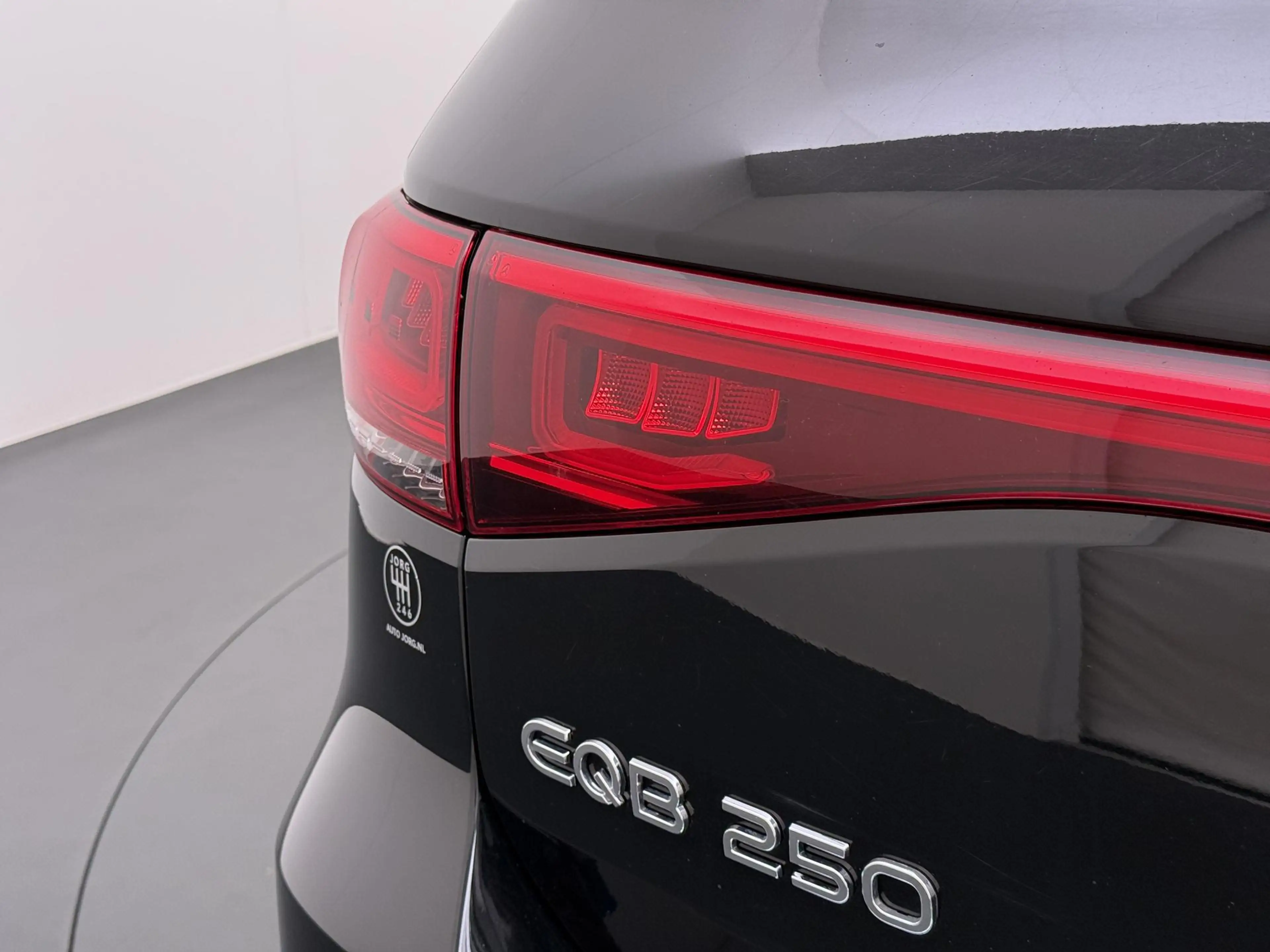 Mercedes-Benz EQB 250 AMG Line 67 kWh AMG Styling Panoramadak — photo 14
