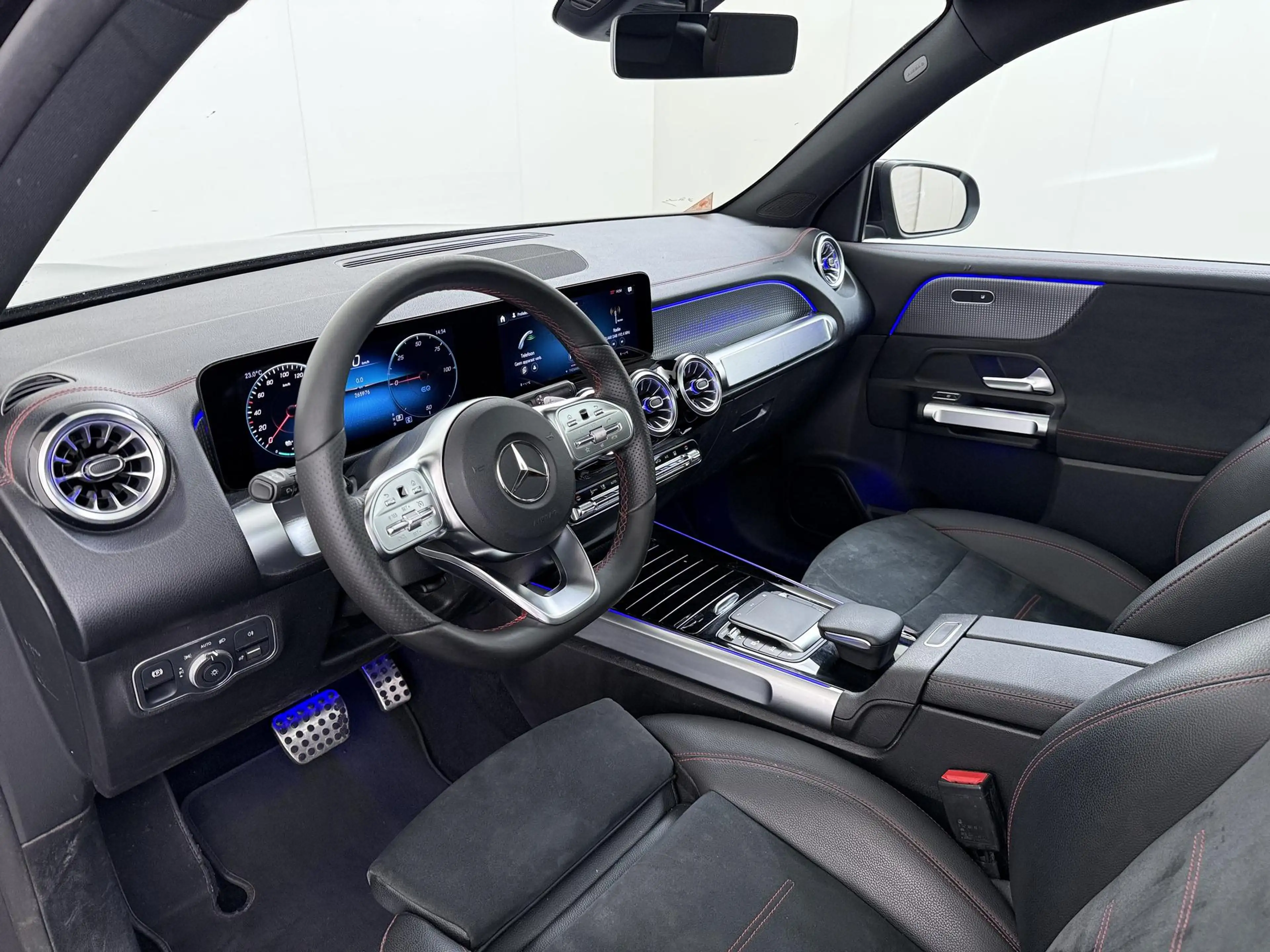 Mercedes-Benz EQB 250 AMG Line 67 kWh AMG Styling Panoramadak — photo 6