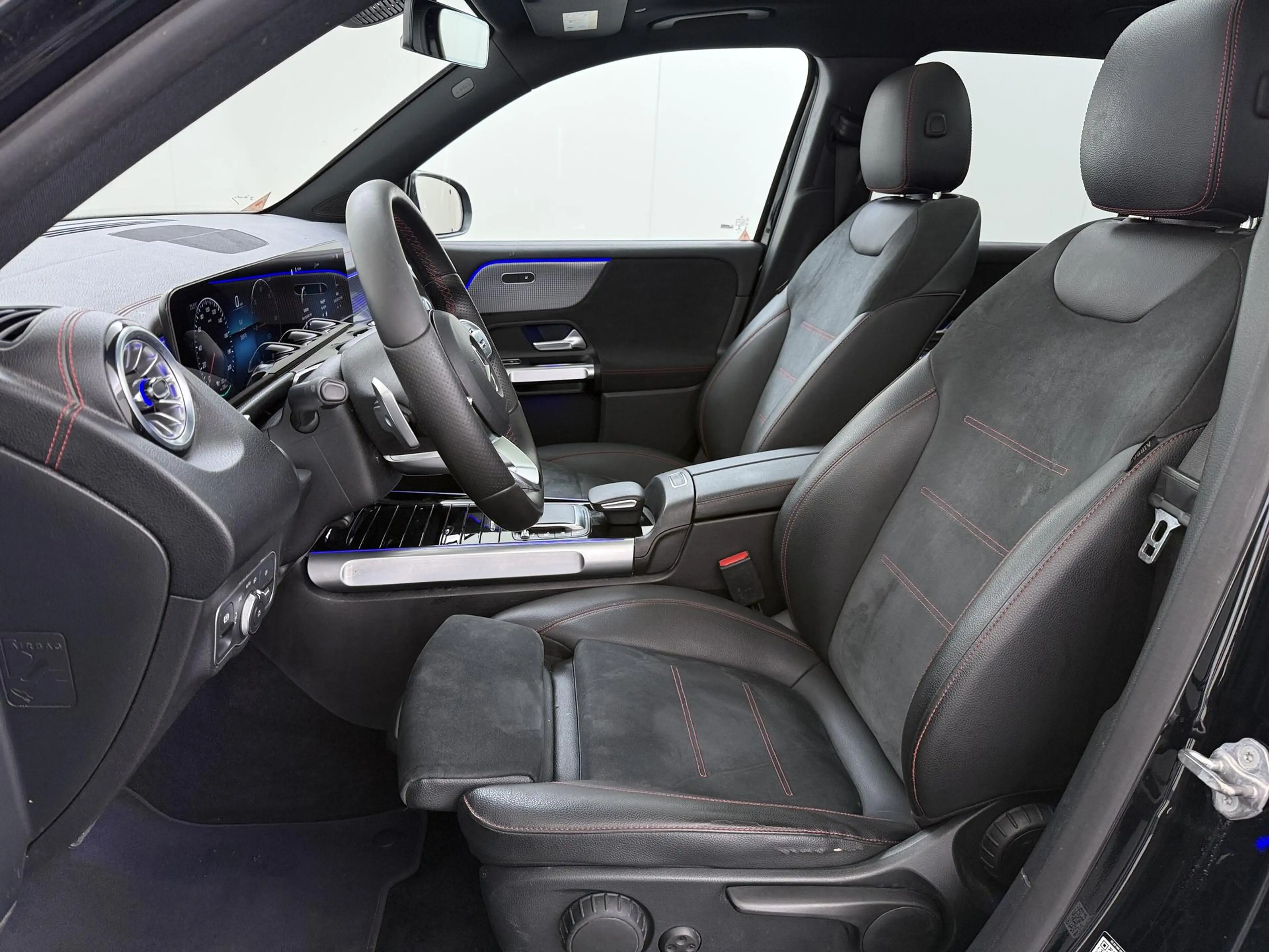 Mercedes-Benz EQB 250 AMG Line 67 kWh AMG Styling Panoramadak — photo 7