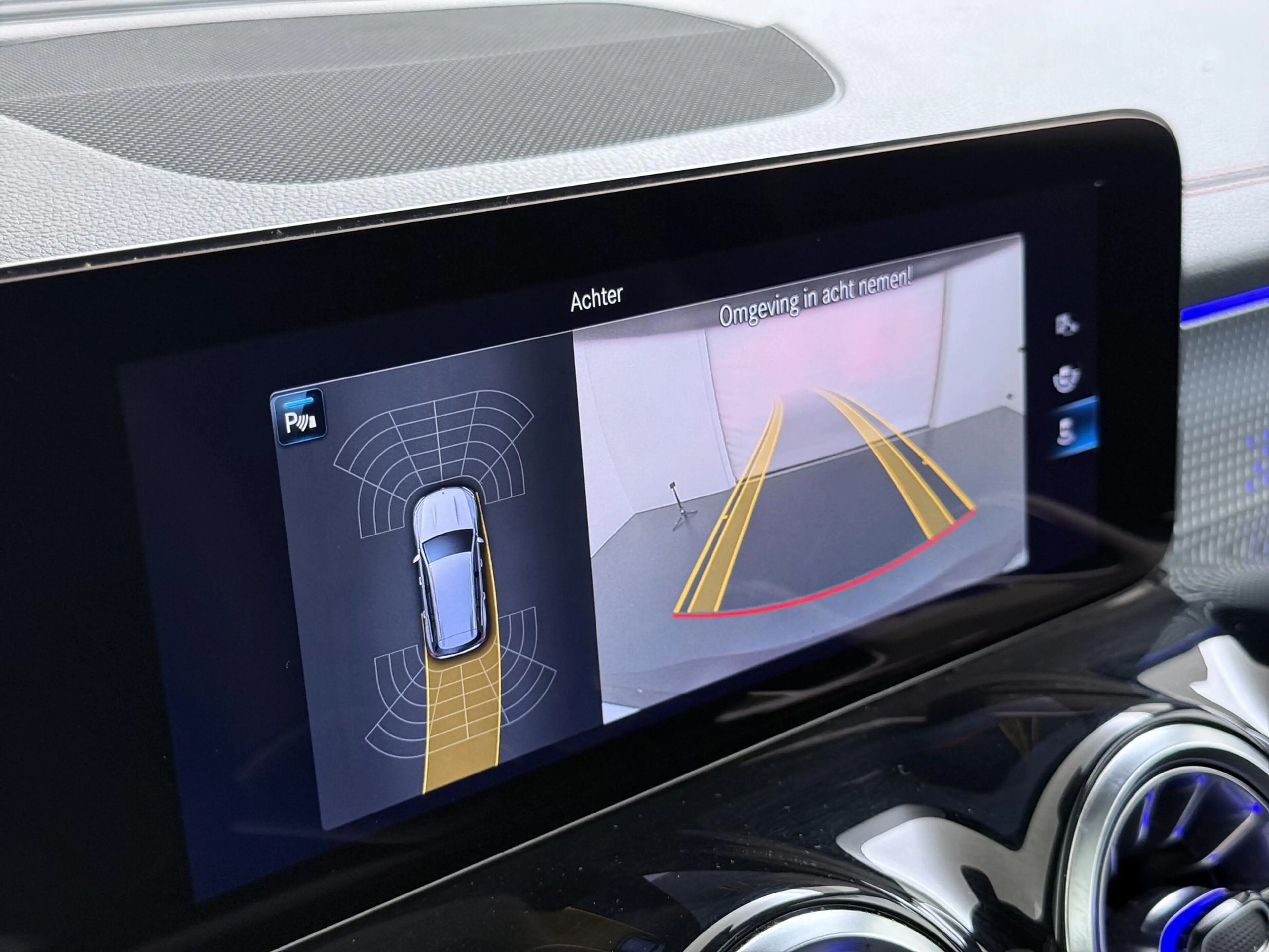 Mercedes-Benz EQB 250 AMG Line 67 kWh AMG Styling Panoramadak — photo 11