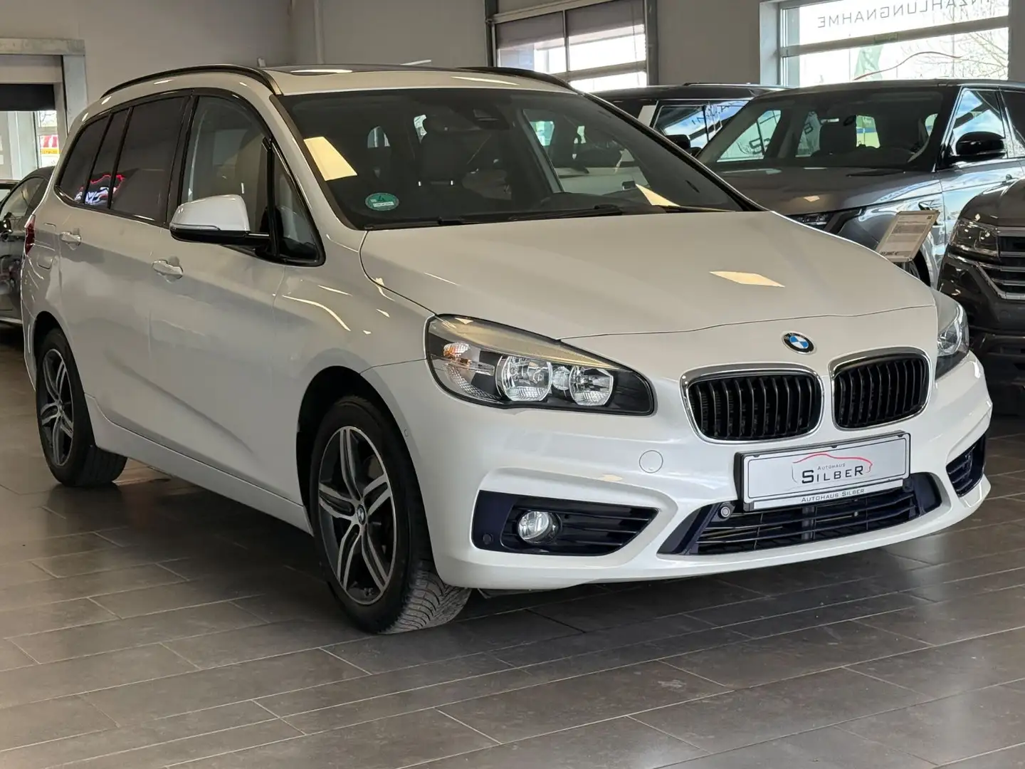 BMW 218 Sport Line Pano/Kamera/Stz.hz Bianco - 2