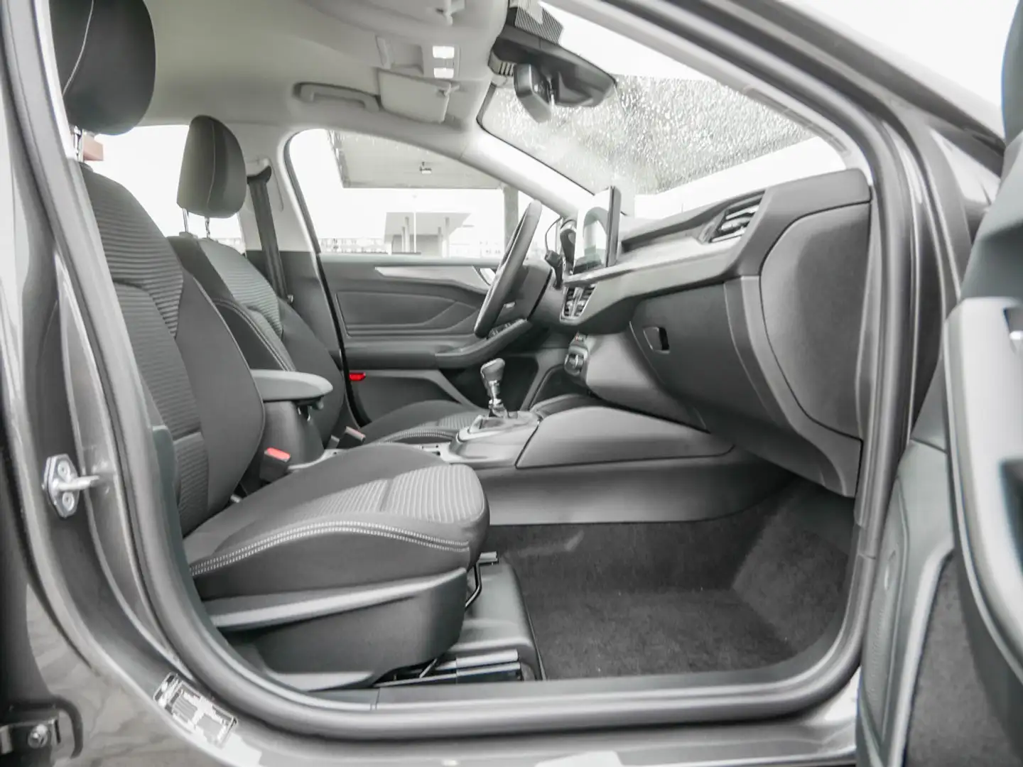 Ford Focus Lim. 1.0 Titanium SHZ KAMERA NAVI LED Grijs - 2