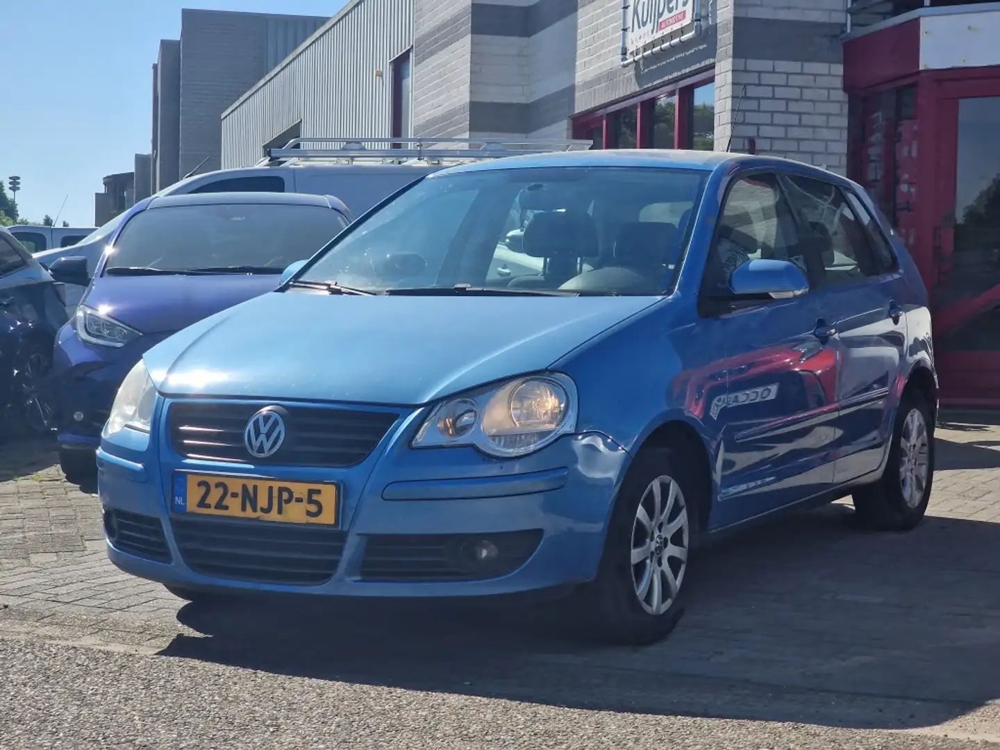 Volkswagen Polo 1.2 Trendline Bleu - 1