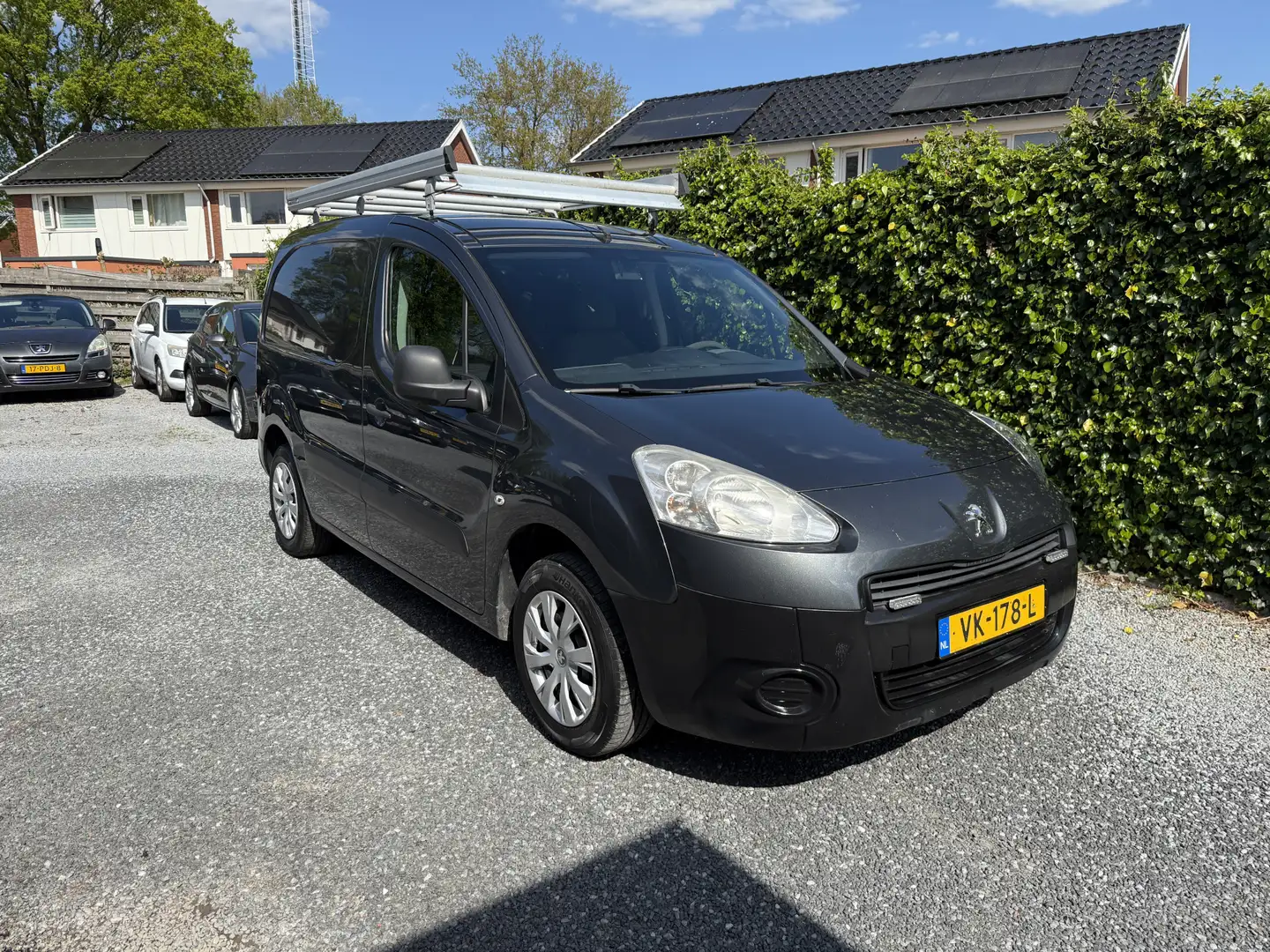 Peugeot Partner 120 1.6 HDI L1 XR Profit + | Airco | Cruise Contro Grijs - 1