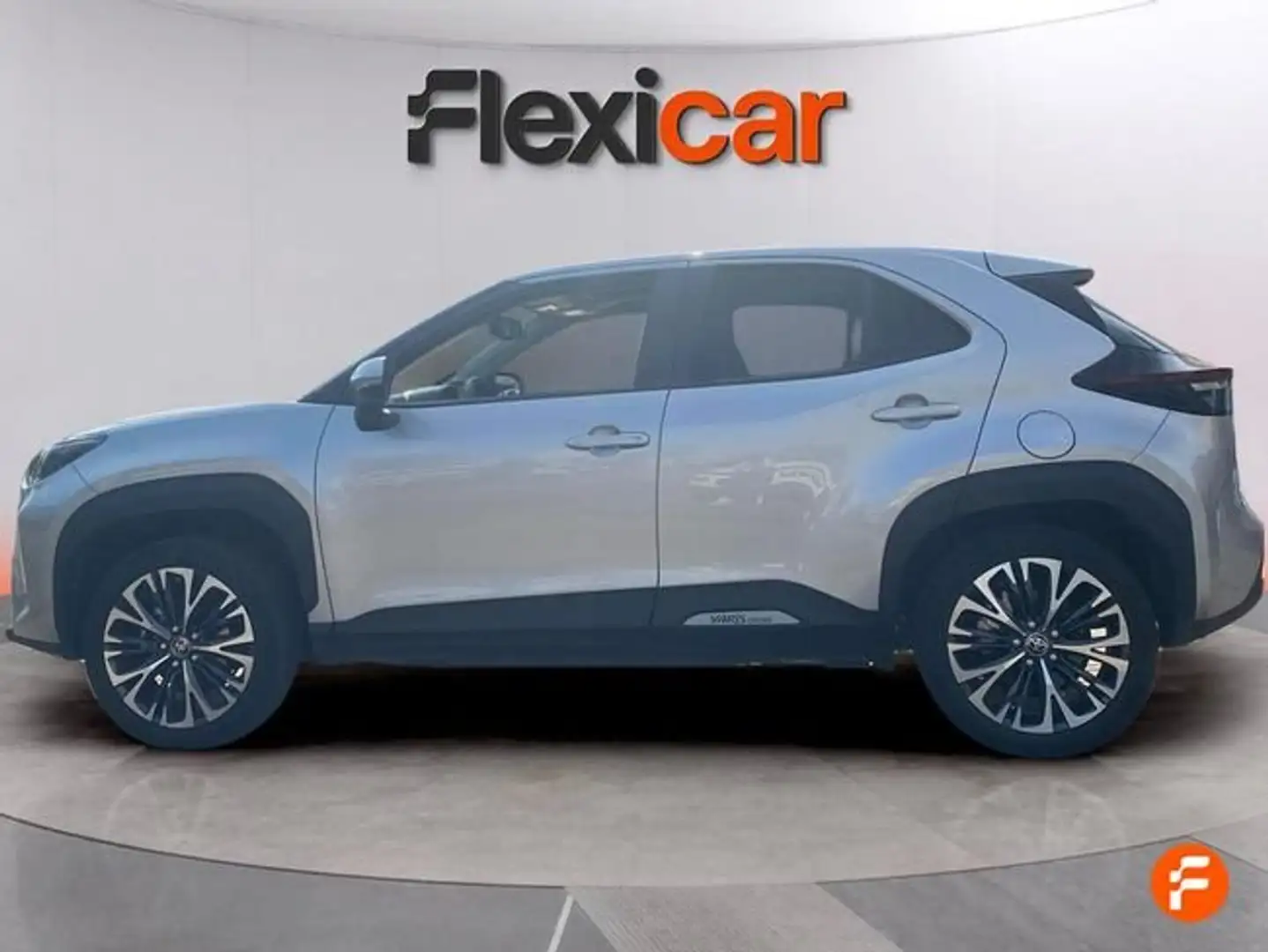 Toyota Yaris Cross 1.5 120H Style Gris - 2
