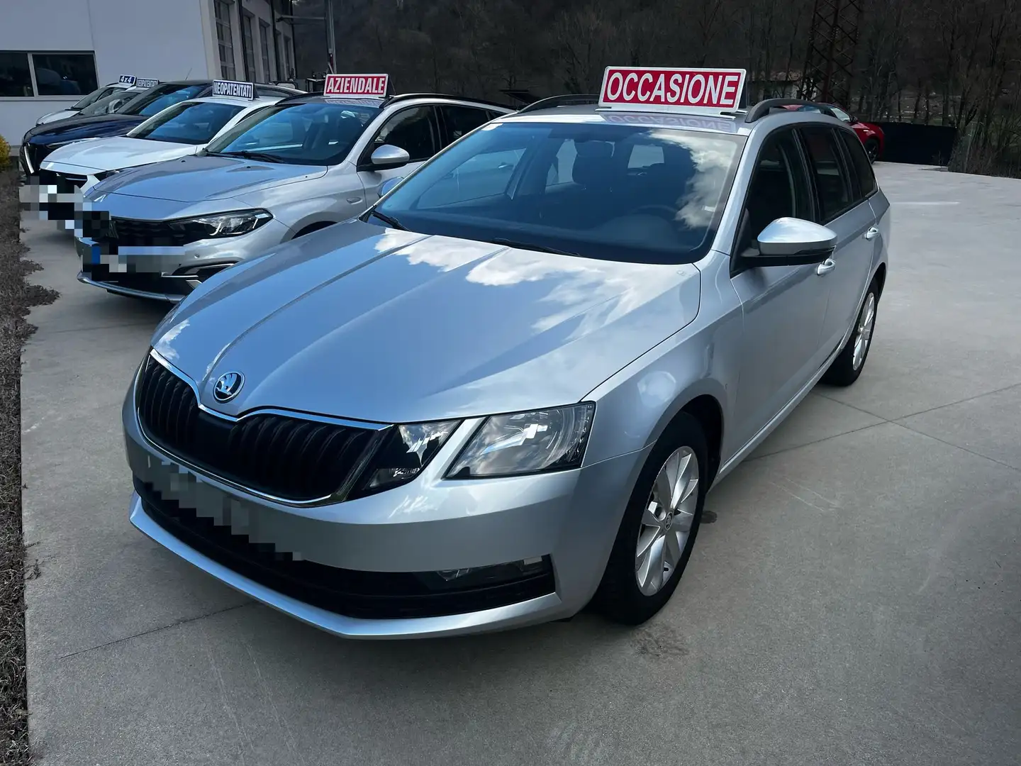 Skoda Octavia Octavia Wagon 1.6 tdi Executive 115cv Plateado - 1