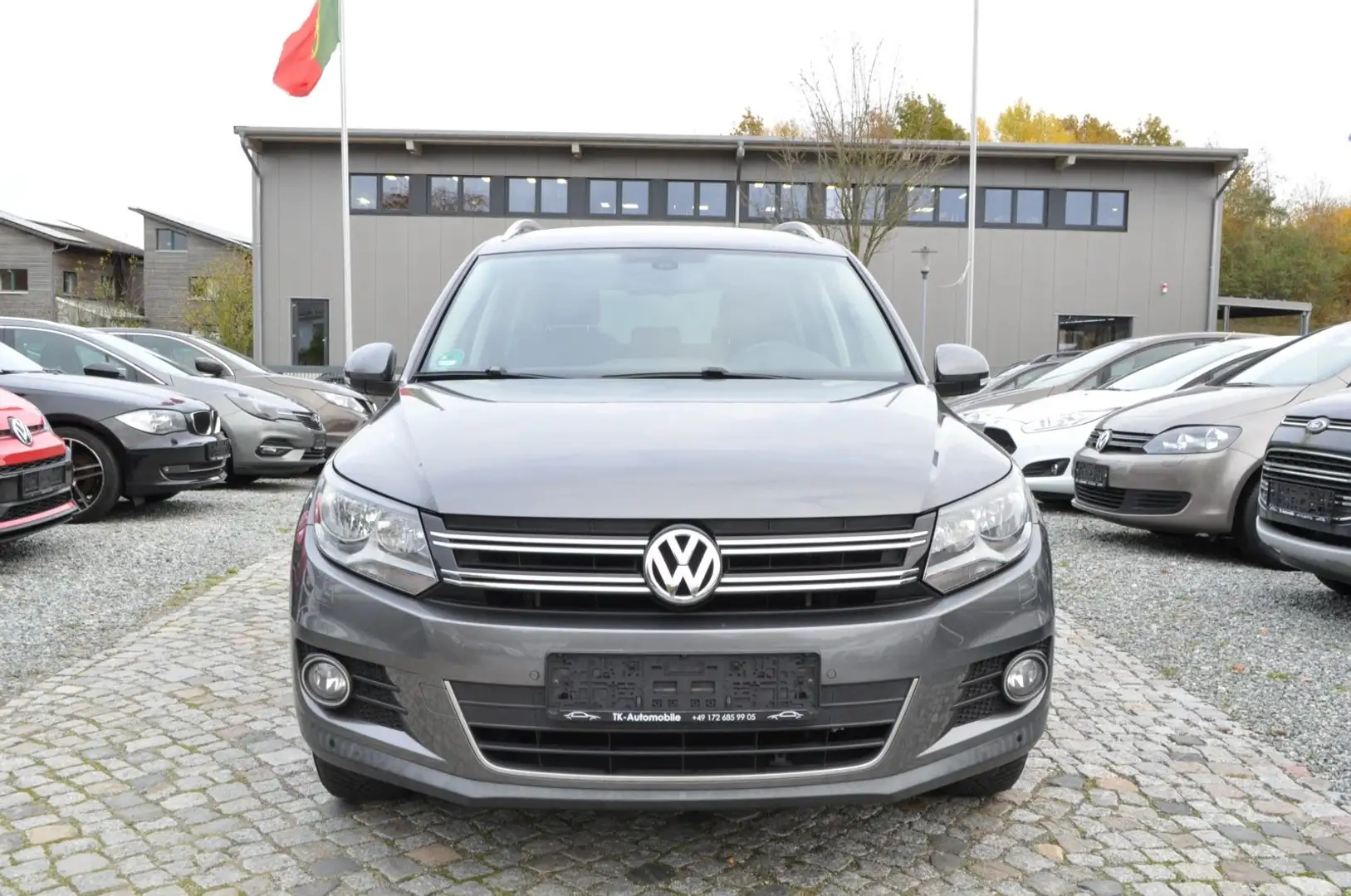 Volkswagen Tiguan Cup Sport & Style BMT /TEMPOMAT/AHK/PDC Grau - 2