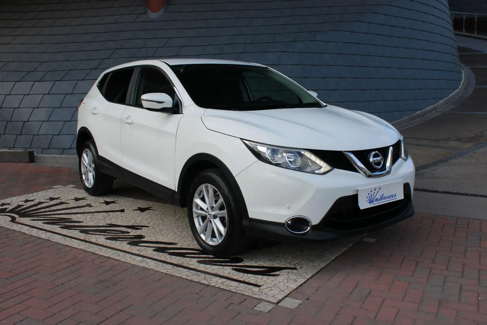Nissan Qashqai 1.6 dCi 4WD Acenta PDC Wit - 1