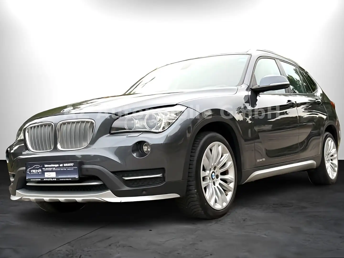 BMW X1 18i AUTOMATK/XENON/SHZ/AHK/TEMPOMAT/GARANTIE Grau - 1