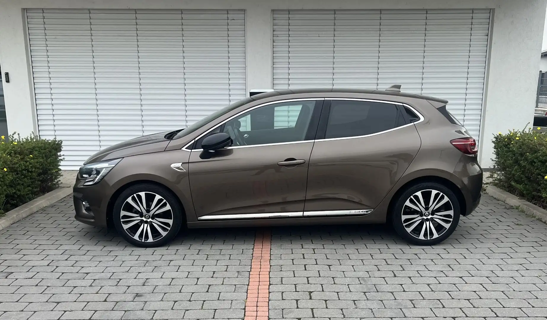 Renault Clio INITIALE PARIS TCe 100 Marrón - 2