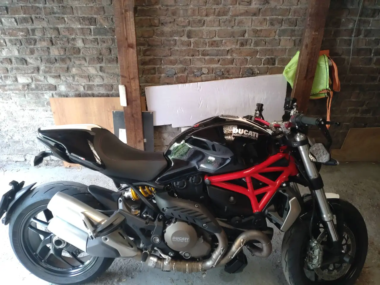 Ducati Monster 1200