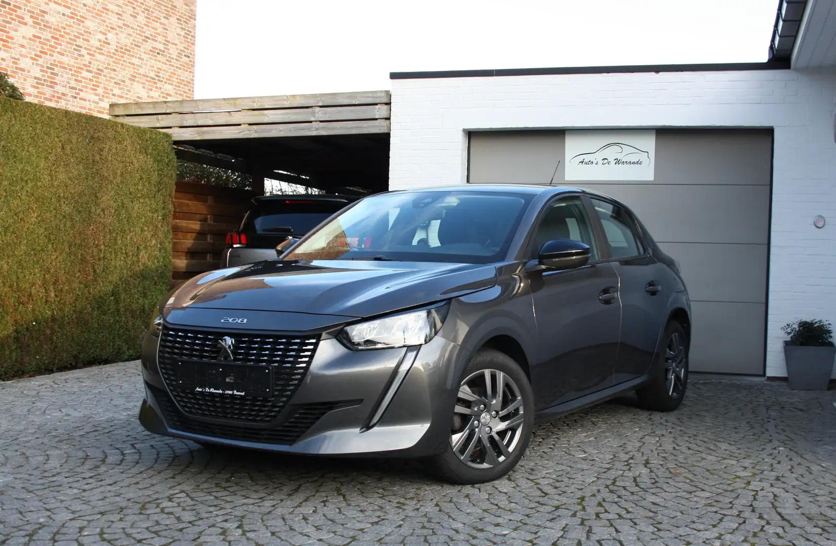 Peugeot 208 1.2i PureTech Active Pack | 34 368 km | navigatie Gris - 1